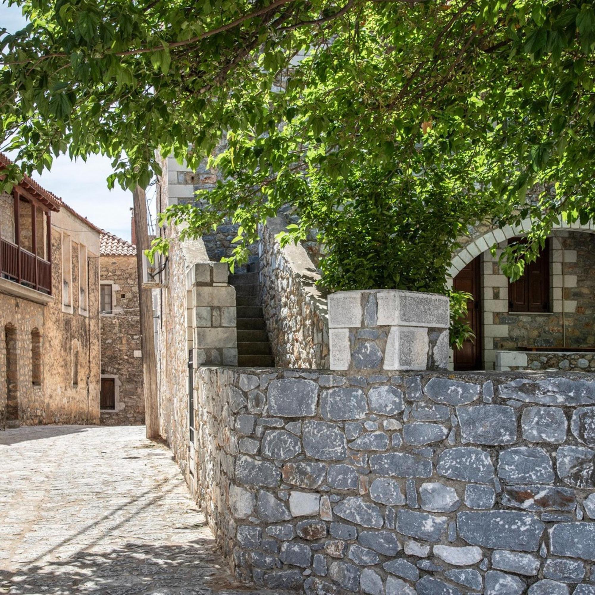 Korona Boutique Hotel Oitilon Exterior photo