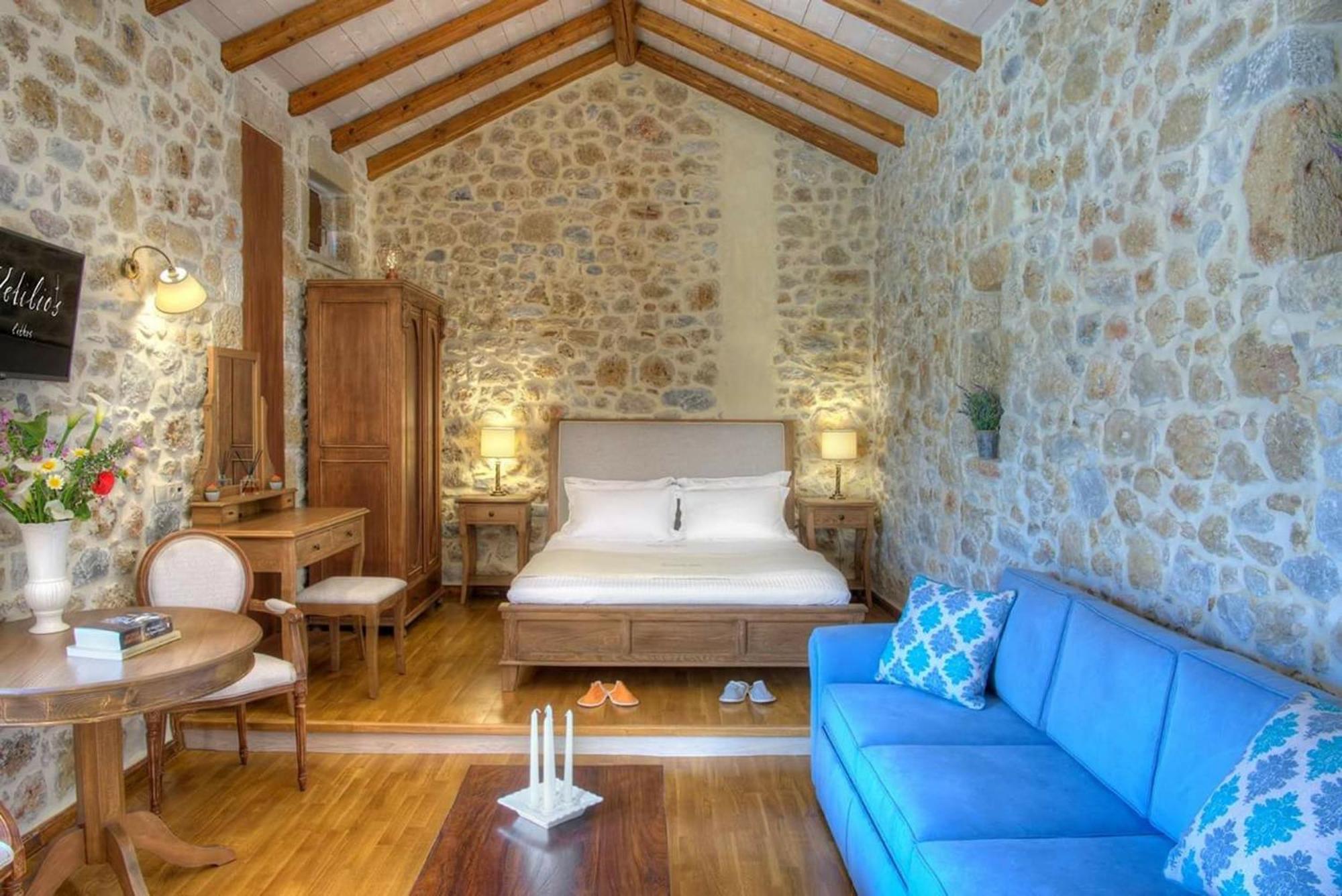 Korona Boutique Hotel Oitilon Exterior photo
